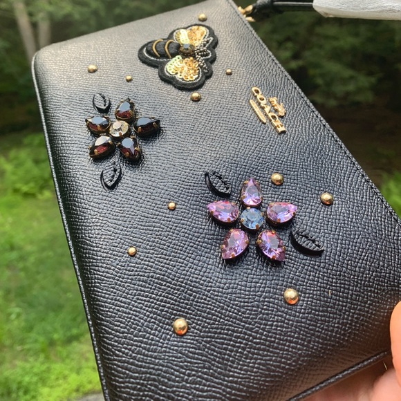 Authentic Coach Crossgrain leather Lg zip Wristlet - Picture 3 of 8